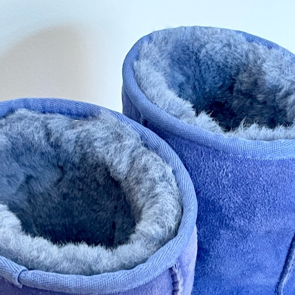 Rare Authentic Electric Blue Uggs - Picture 4 of 6
